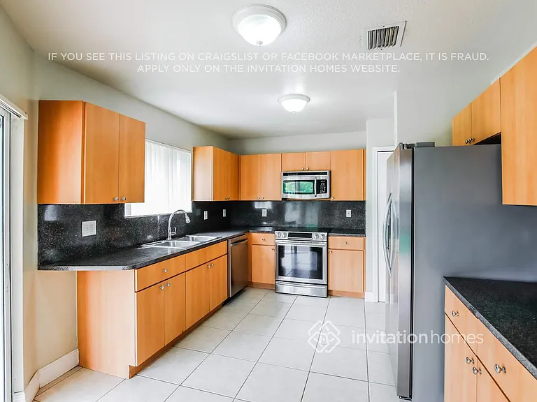 4390 SW 159th Ave — Photo 9