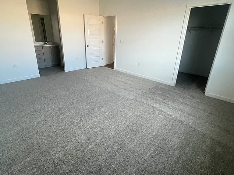 8392 Sinesky Way — Photo 11