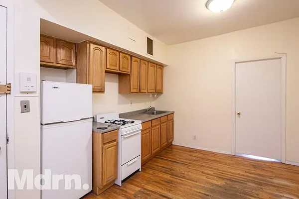 Rented by Mdrn Residential | media 12