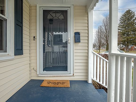 3rd image of 315 Lee Ln