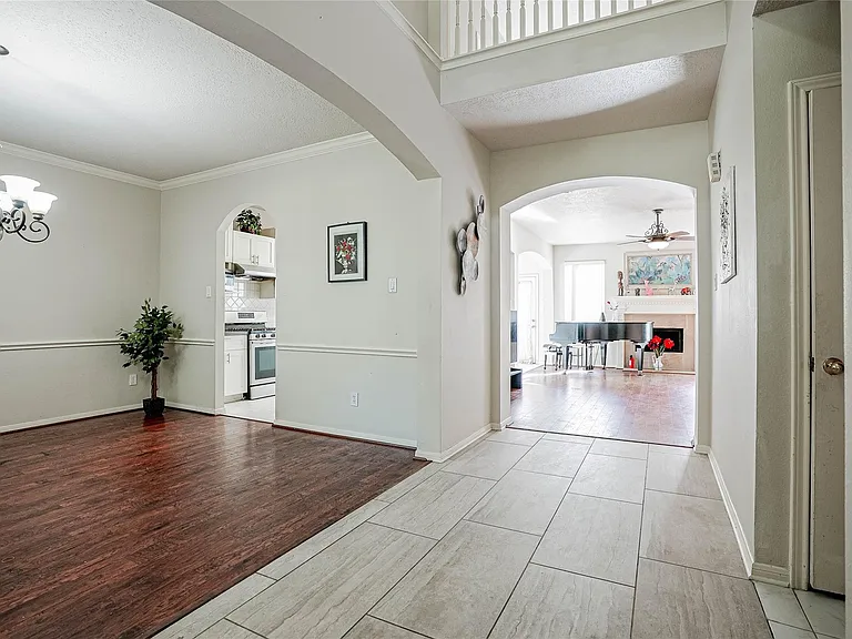 3706 Heritage Colony Dr — Photo 2