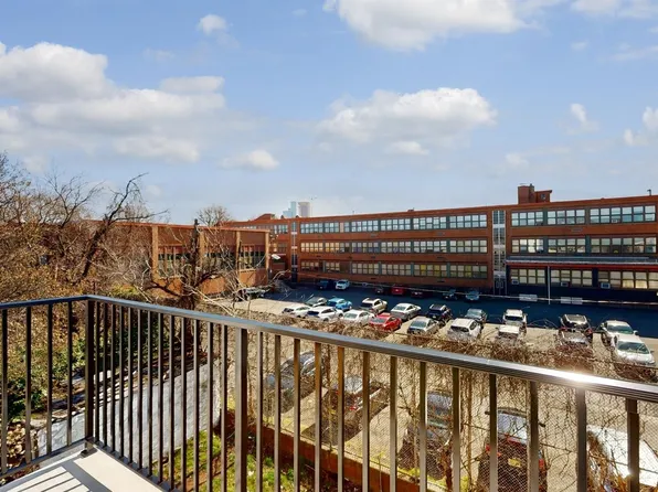 220 Freeman Avenue image 22 of 30