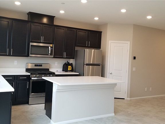 3rd image of 5340 Lazy Breeze Ave