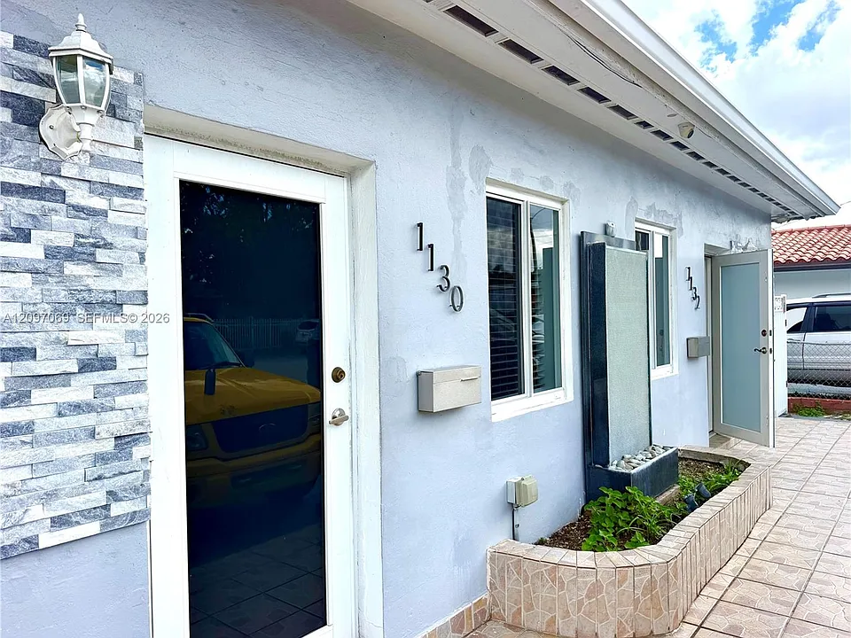 1130 NW 34th Ave #A