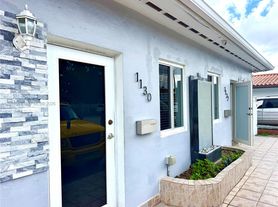 1130 NW 34th Ave