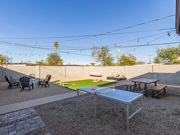 930 E Henry St #A — Photo 4