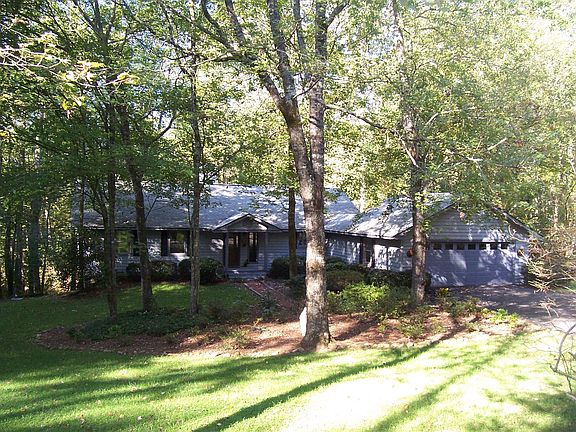 2nd image of 379 Stornoway Dr