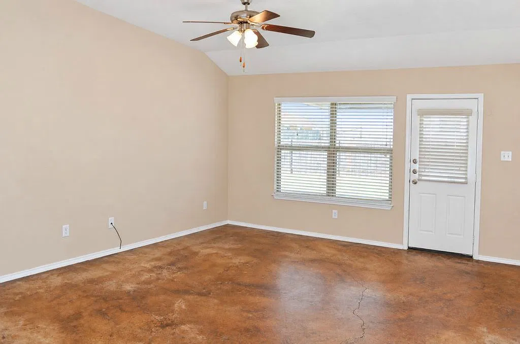 4 bed, 1620 sqft, $1,725 — Photo 4