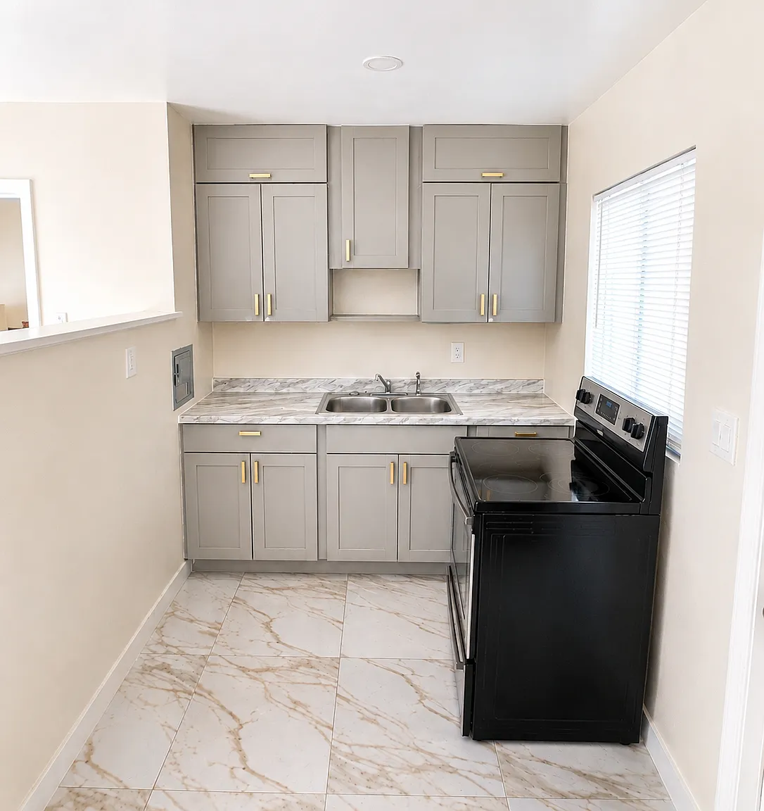 3932 SW 12th Pl — Photo 1
