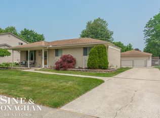 19585 Lloyd St, Clinton Township, MI 48038