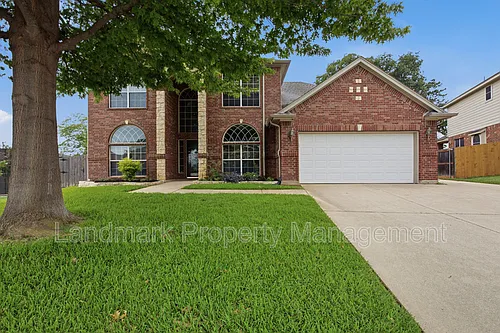 2115 Lexington Dr Photo 1