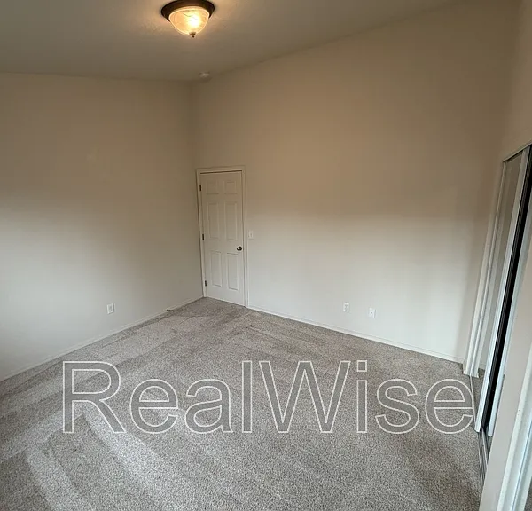 623 Heber Ln — Photo 17