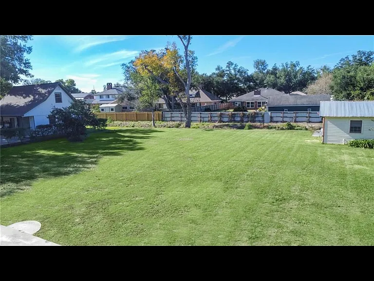 414 Mahogany St — Photo 3