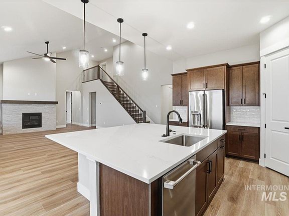 7th image of this home
