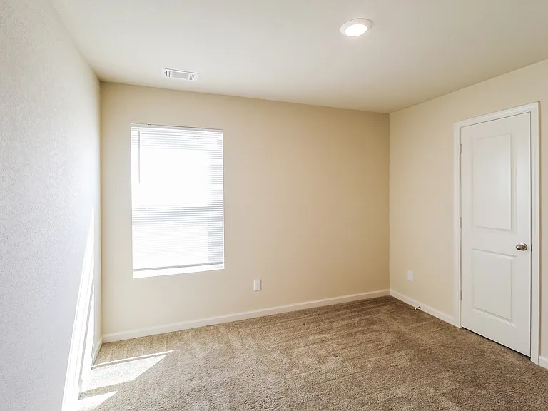 772 Fitzroy Dr — Photo 12