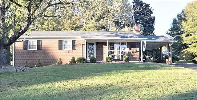 1st image of 1012 Windsong Cir