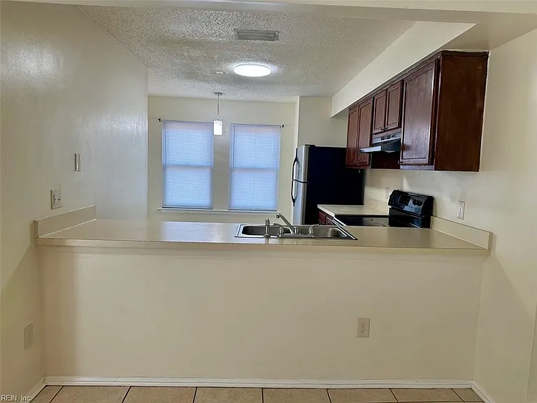 1409 Northface Ct — Photo 9