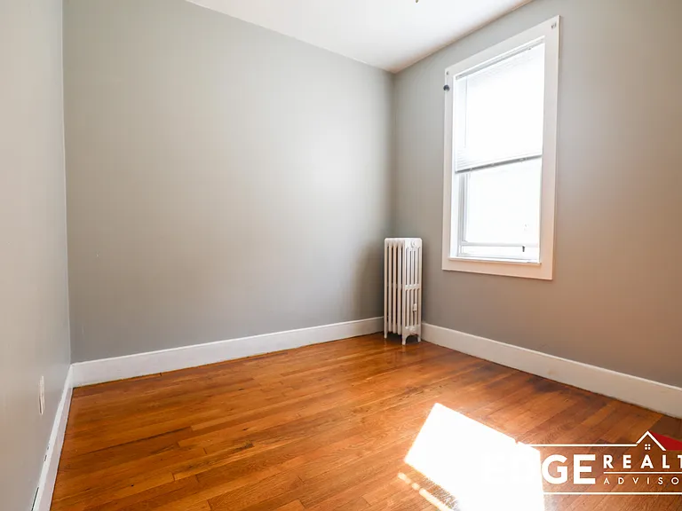 19 Shannon St #3 — Photo 6