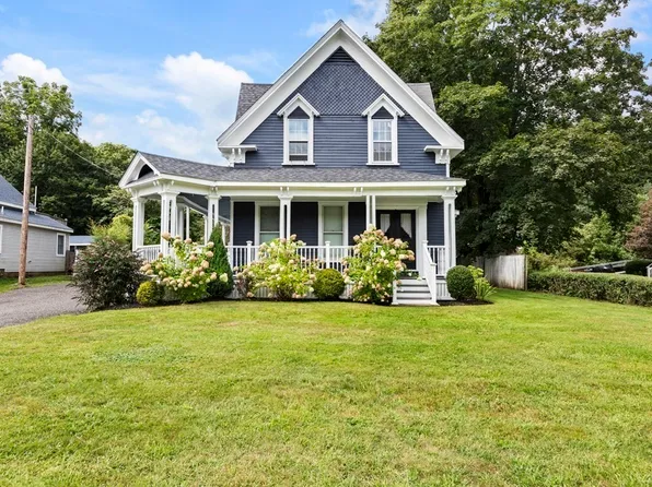 104 Oak St, Middleboro, MA 02346