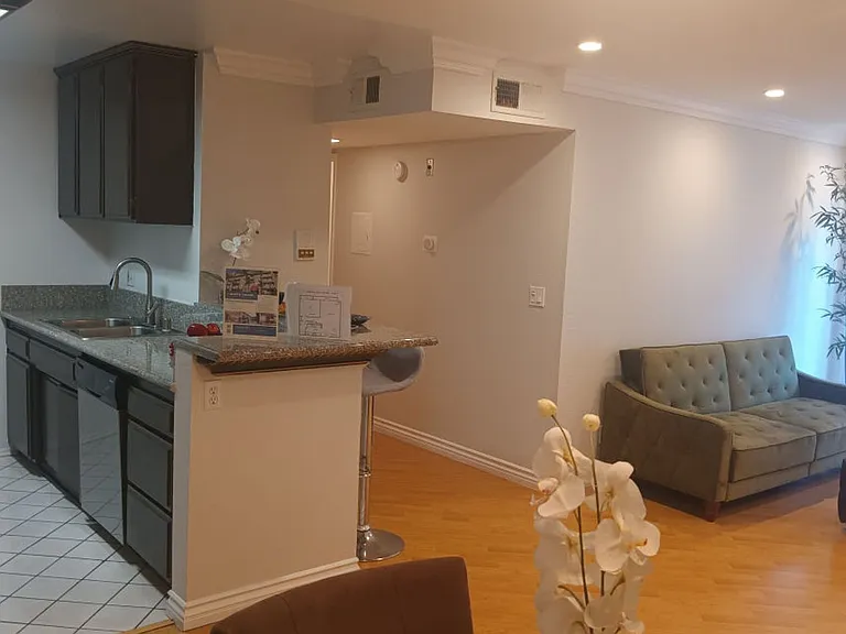 North Tower Apts — Photo 39