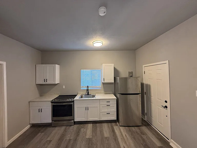 16112 Carolyn St — Photo 1