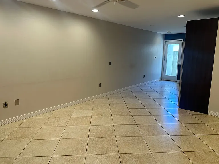 1850 E Maryland Ave #54 — Photo 5