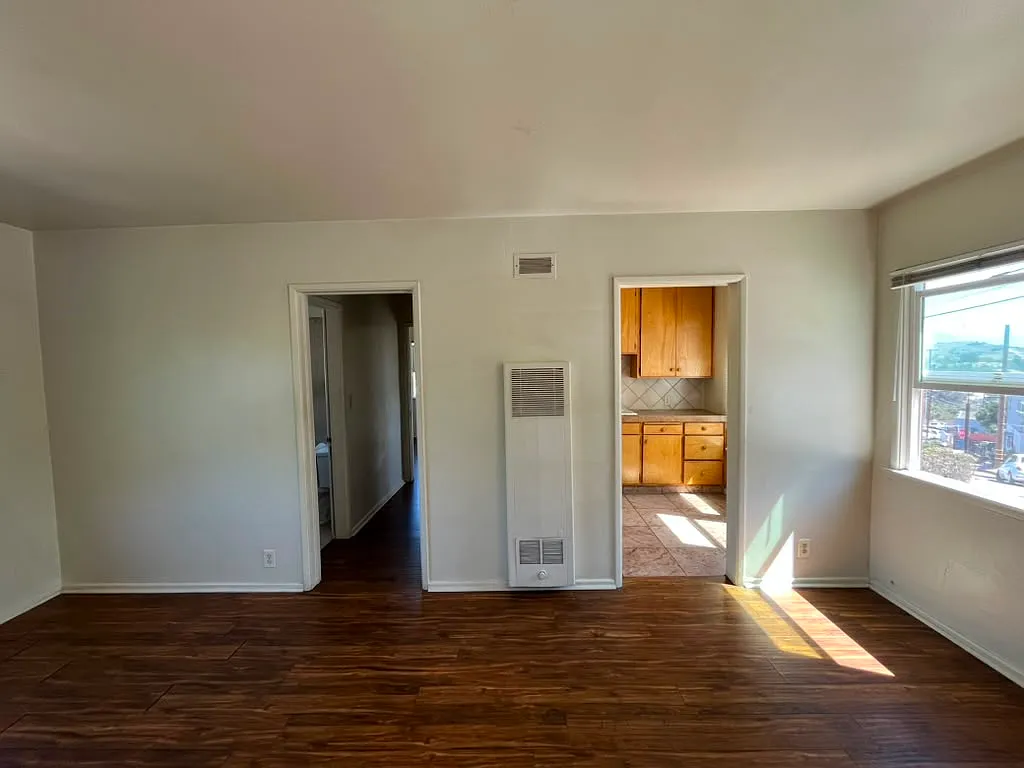 1 bed, 700 sqft, $2,000 — Photo 3