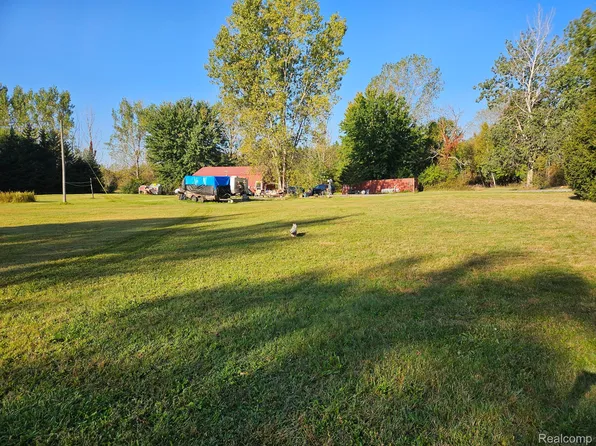 2011 W Blackmore Rd, Mayville, MI 48744