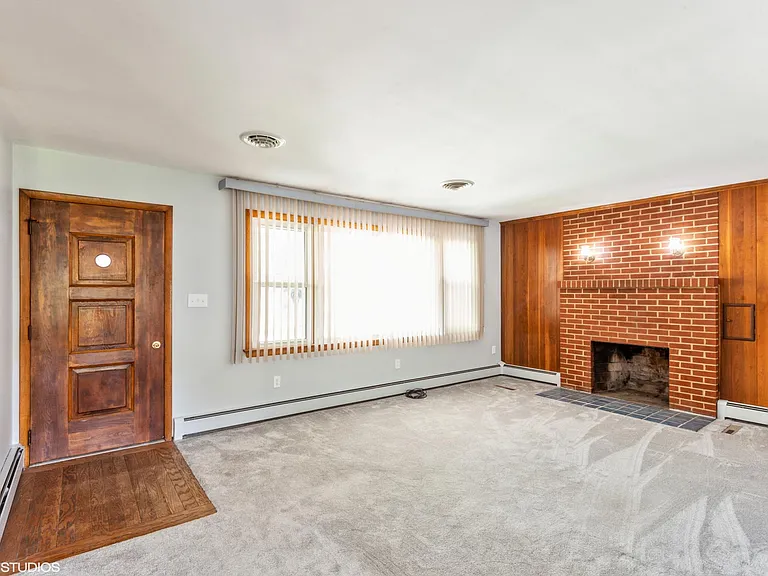5913 Oakland Rd — Photo 3