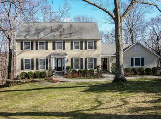 6 Crest Ct, Armonk, NY 10504