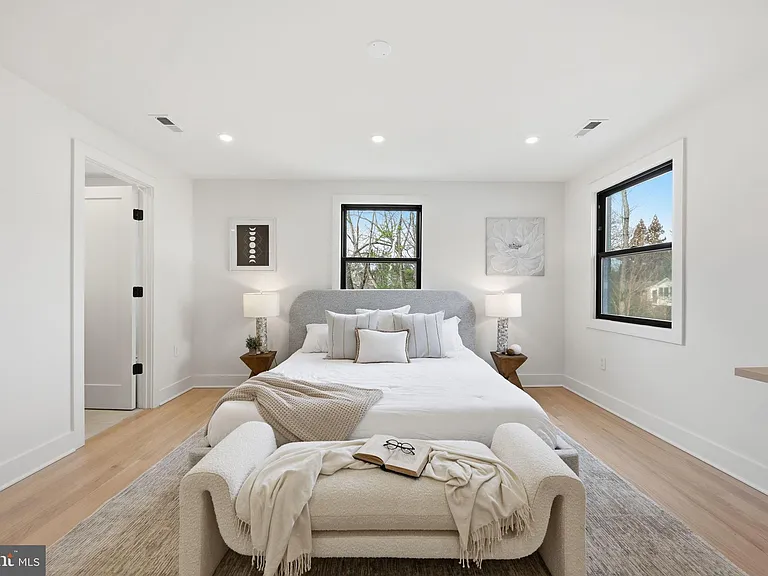 9200 Cedar Ln — Photo 21