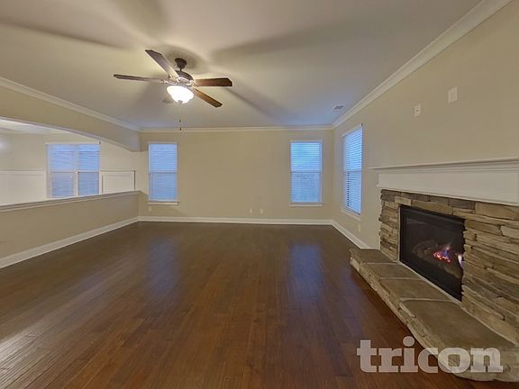 3rd image of 910 Southfork Dr
