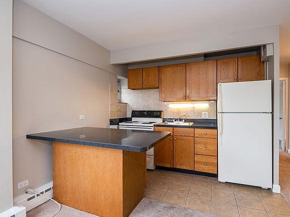 5th image of 4960 N Marine Dr APT 617