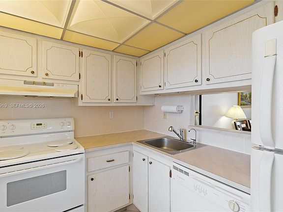 4th image of 4850 NW 29th Ct APT 423