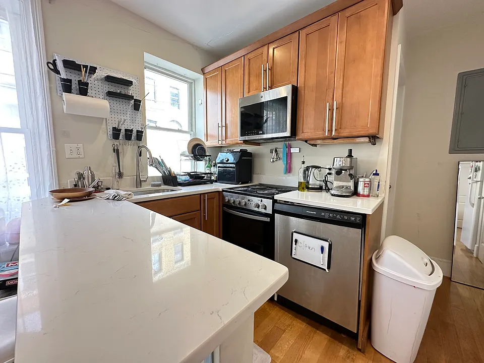 836 Huntington Ave #1X