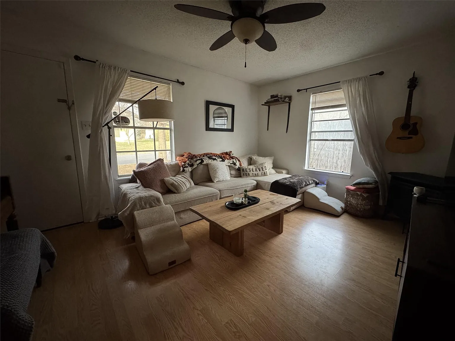 3 bed, 1.0 bath, 840 sqft, $2,200 — Photo 3