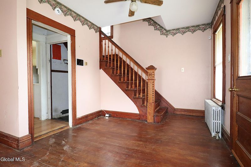 5th image of 102 Schermerhorn Road