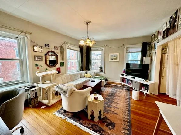 435 Hanover St, Boston, MA