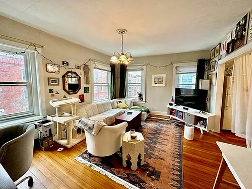 435 Hanover St #3D Photo 1