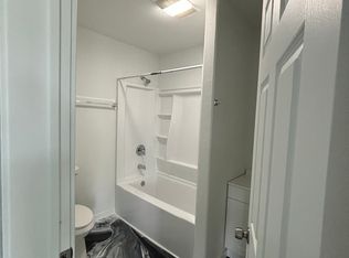 530 Emerson Ave APT 105, Hoquiam, WA 98550