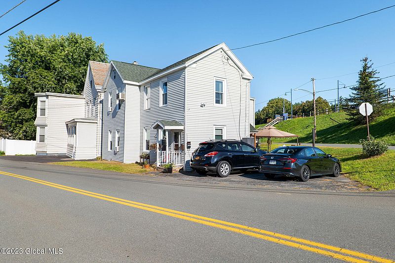 2nd image of 24 Mohawk Avenue