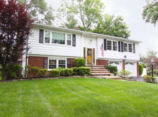 209 Apple Tree Ln, Mountainside, NJ 07092