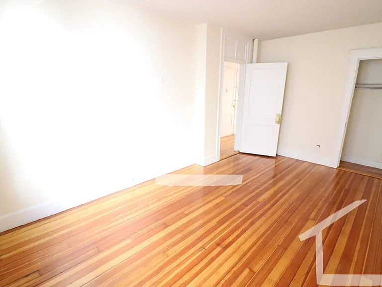 6 Barrows St #4 — Photo 7