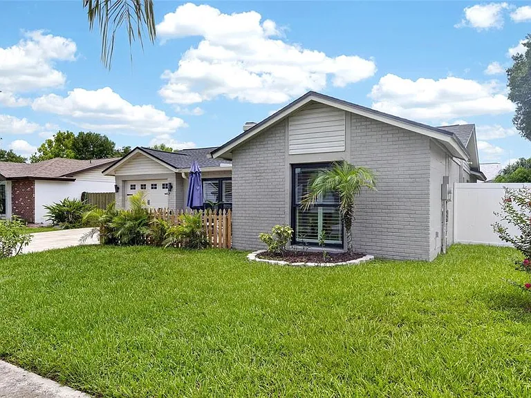 614 Stillview Cir — Photo 5