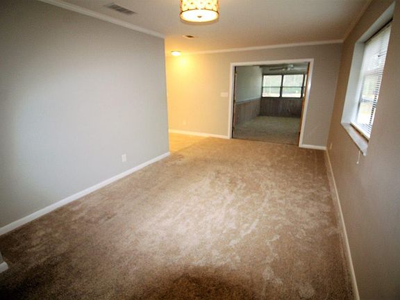 3rd image of 3037 N 13th Ave