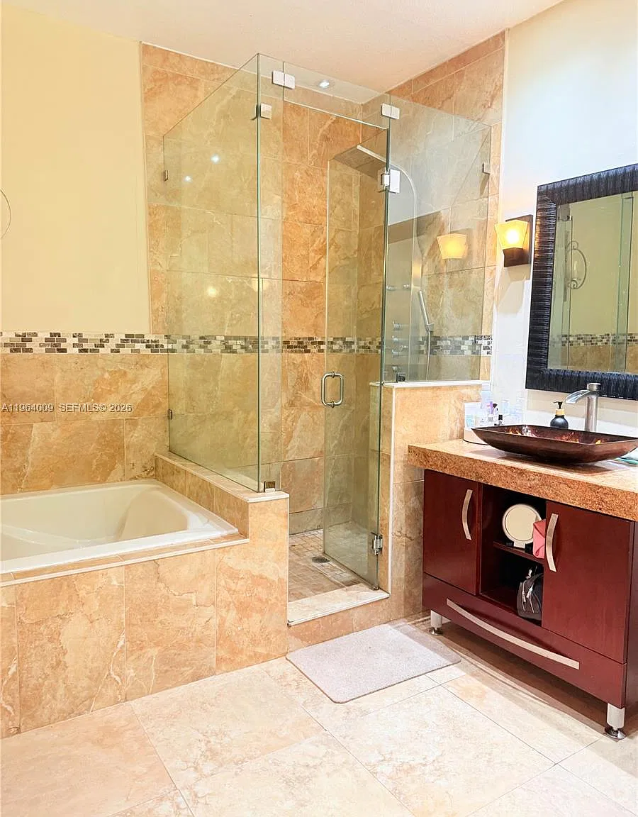 4 bed, 2.5 bath, 1849 sqft, $3,300 — Photo 4