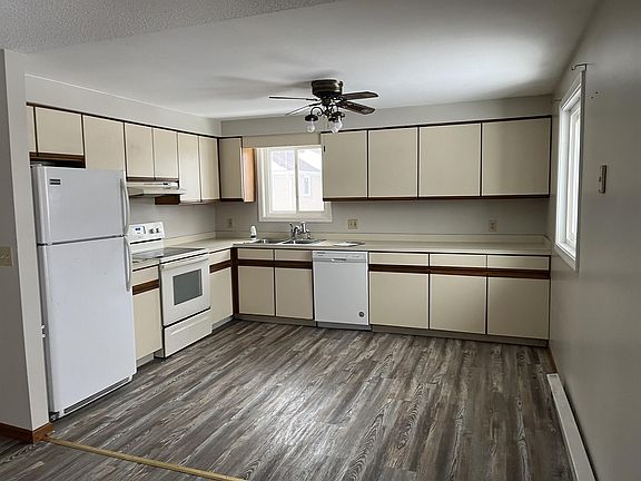 4th image of 2175 Violet Cir APT 4