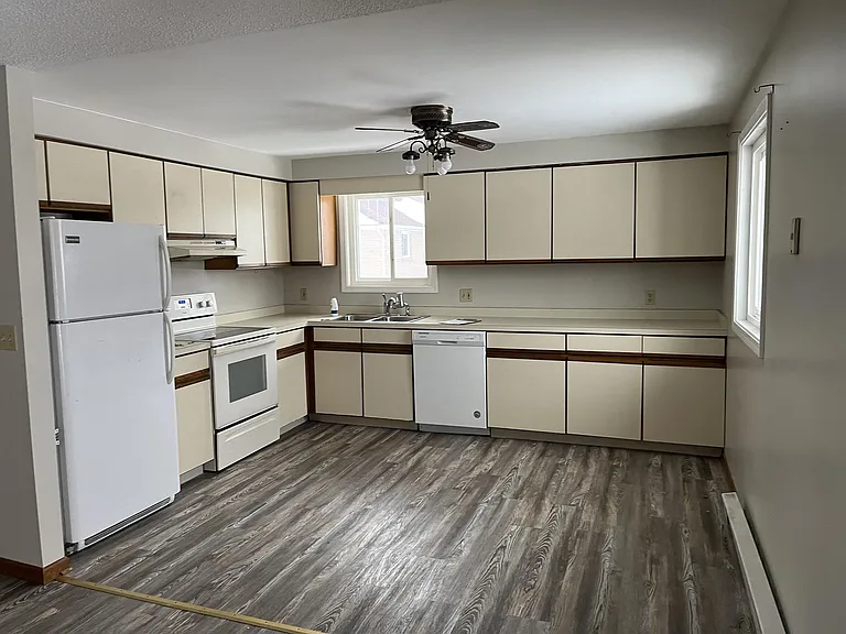 2175 Violet Cir #4 — Photo 2