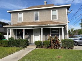 3449 4th St, Riverside, CA