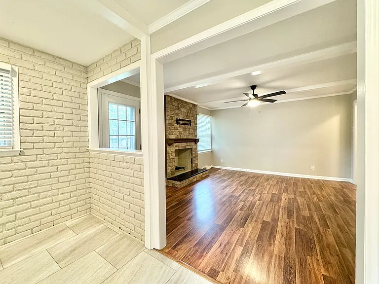 5303 Ainsworth Dr — Photo 4